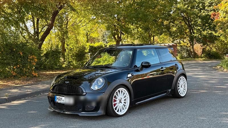 Schwarz Gebraucht 2010 Mini John Cooper Works Kleinwagen | 6.250 € (Superpreis) - Bild 1/4