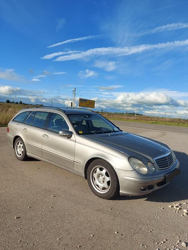 Silber Gebraucht 2006 Mercedes E220 Kombi | 2.100 € (Guter Preis) - Bild 1/4