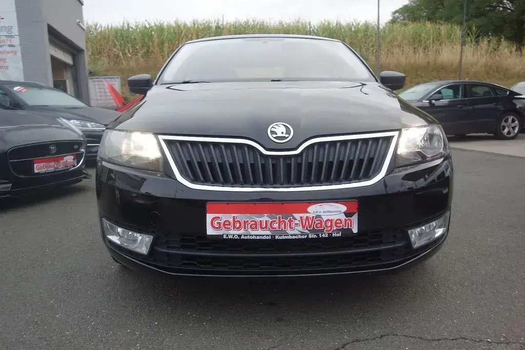 Gebraucht Skoda Rapid Active 105 PS (77 kW) 2013 Schwarz Kleinwagen