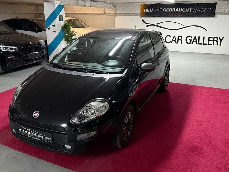 Gebraucht Fiat Punto Young 69 PS (50 kW) 2015 Colore esterno (nero provocato Kleinwagen