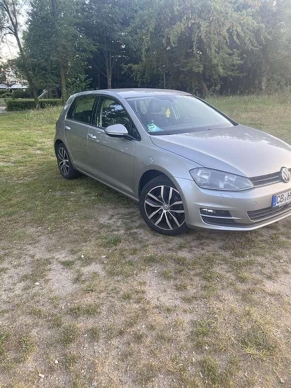 Grau Gebraucht 2012 VW Golf VII Comfortline Kleinwagen | 8.000 € (Guter Preis) - Bild 1/4