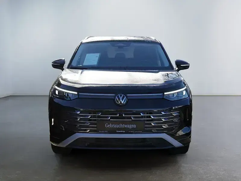 Używany VW Tayron Elegance 193 KM (141 kW) 2025 Czarny SUV