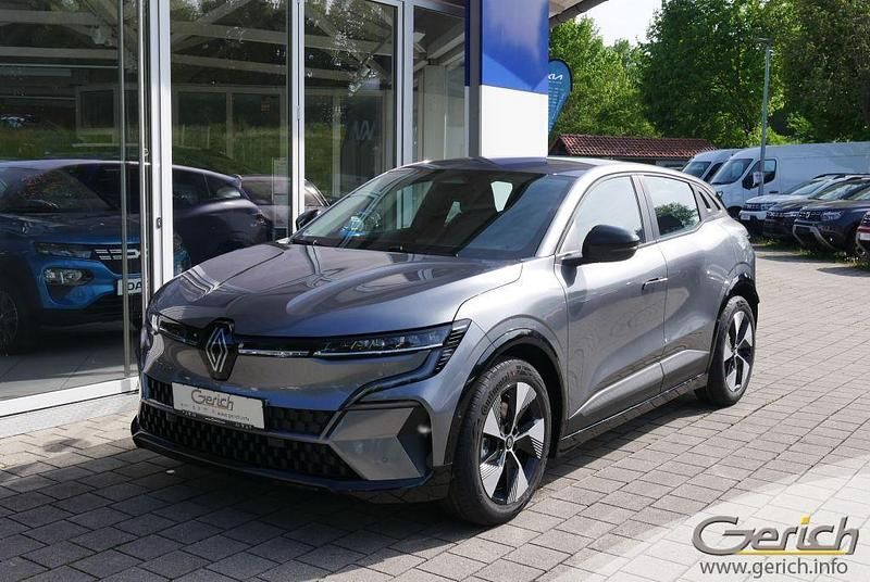 Grau Gebraucht 2022 Renault Mégane Equilibre Limousine | 21.489 € (Teuer) - Bild 1/4
