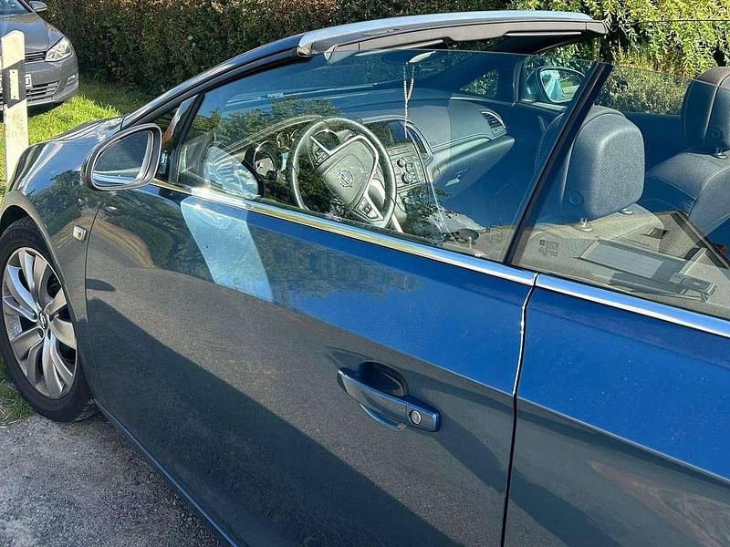 Gebraucht Opel Cascada 165 PS (121 kW) 2013 Blau Cabrio