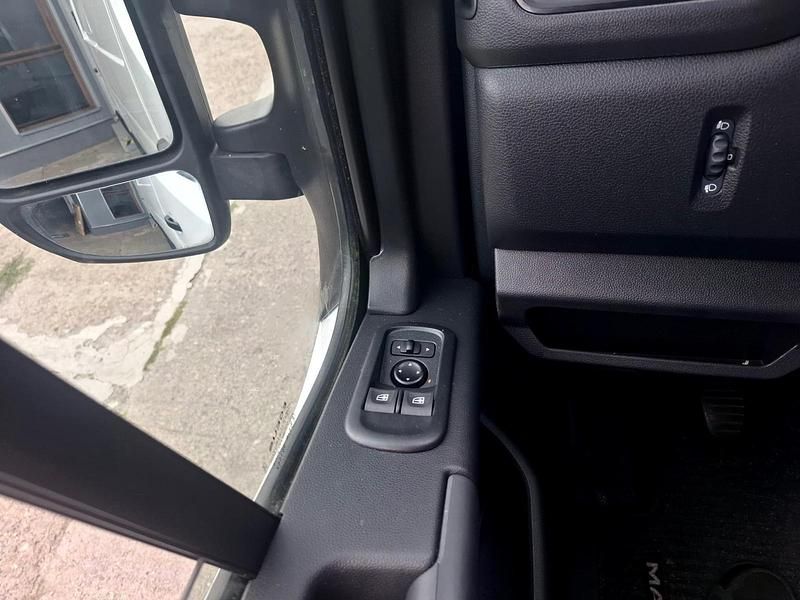 Używany Renault Master 136 KM (100 kW) 2021 Biały Van