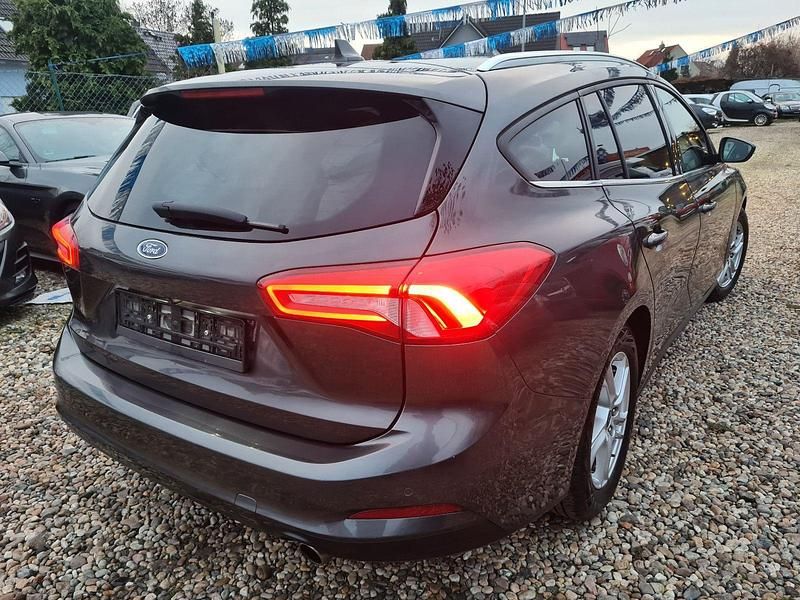 Gebraucht Ford Focus 120 PS (88 kW) 2021 Grau Kombi