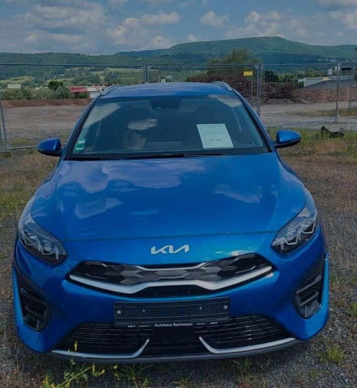 Gebraucht Kia Ceed Platinum 141 PS (103 kW) 2023 Blau Kleinwagen
