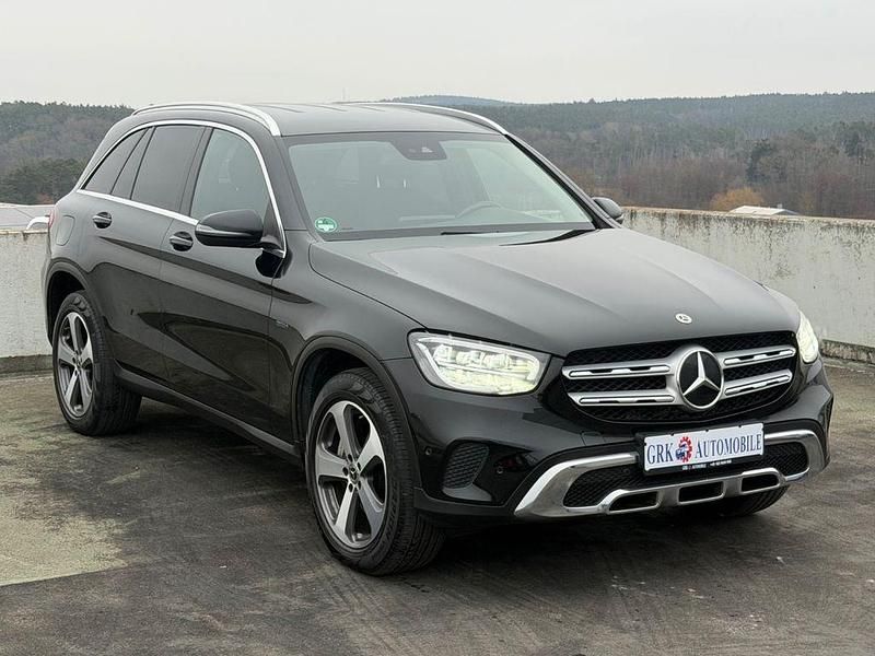 Gebraucht Mercedes GLC300e 320 PS (235 kW) 2020 Schwarz  unilack SUV