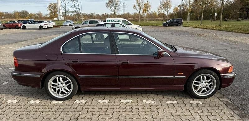 Rot Gebraucht 1998 BMW 528 Limousine | 4.900 € (Guter Preis) - Bild 1/4