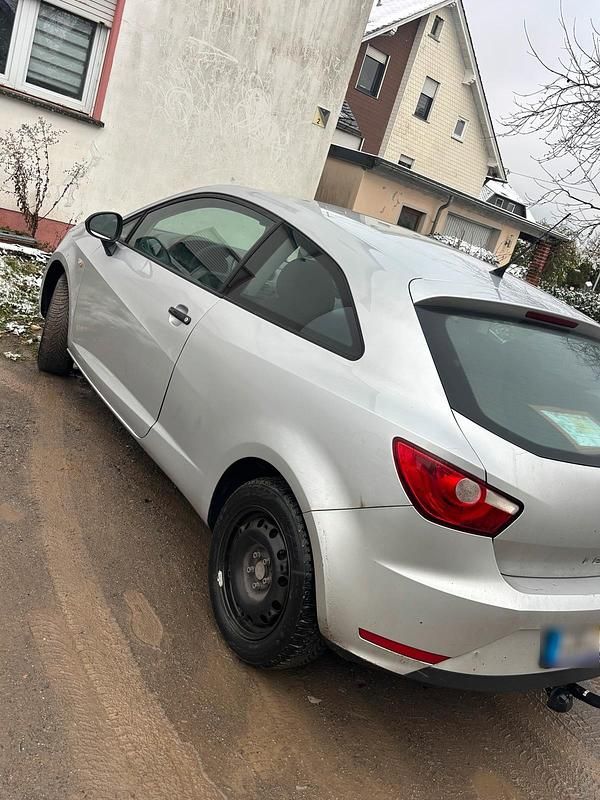 Gebraucht Seat Ibiza 69 PS (50 kW) 2013 Silber Kleinwagen