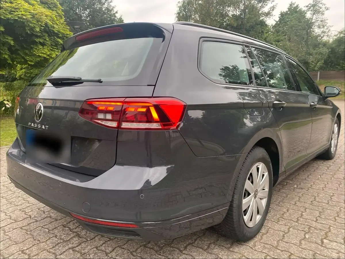 Gebraucht VW Passat 150 PS (110 kW) 2020 Grau Kombi
