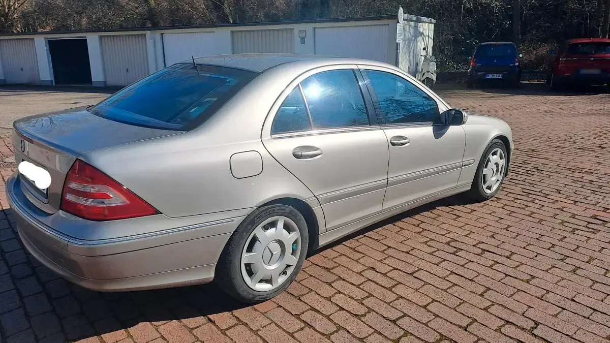 Gebraucht Mercedes C320 Avantgarde 218 PS (160 kW) 2004 Silber Limousine