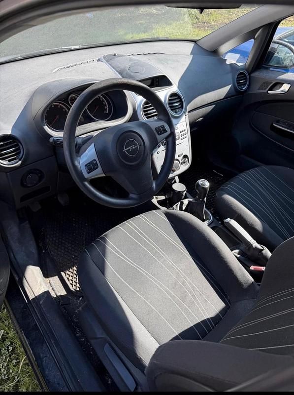 Gebraucht Opel Corsa 80 PS (58 kW) 2009 Schwarz Kleinwagen