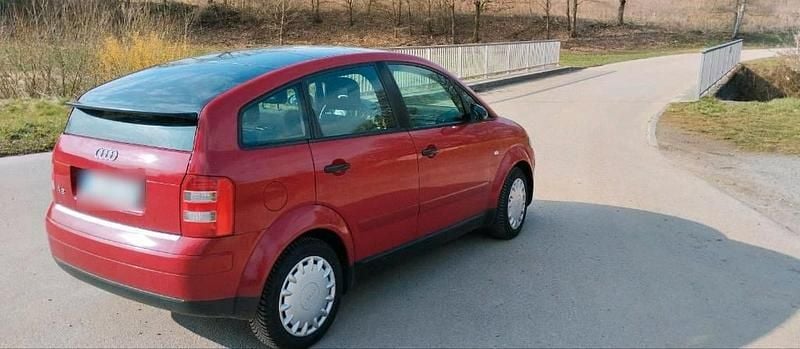 Second-hand Audi A2 75 CP (55 kW) 2002 Roșu Hatchback
