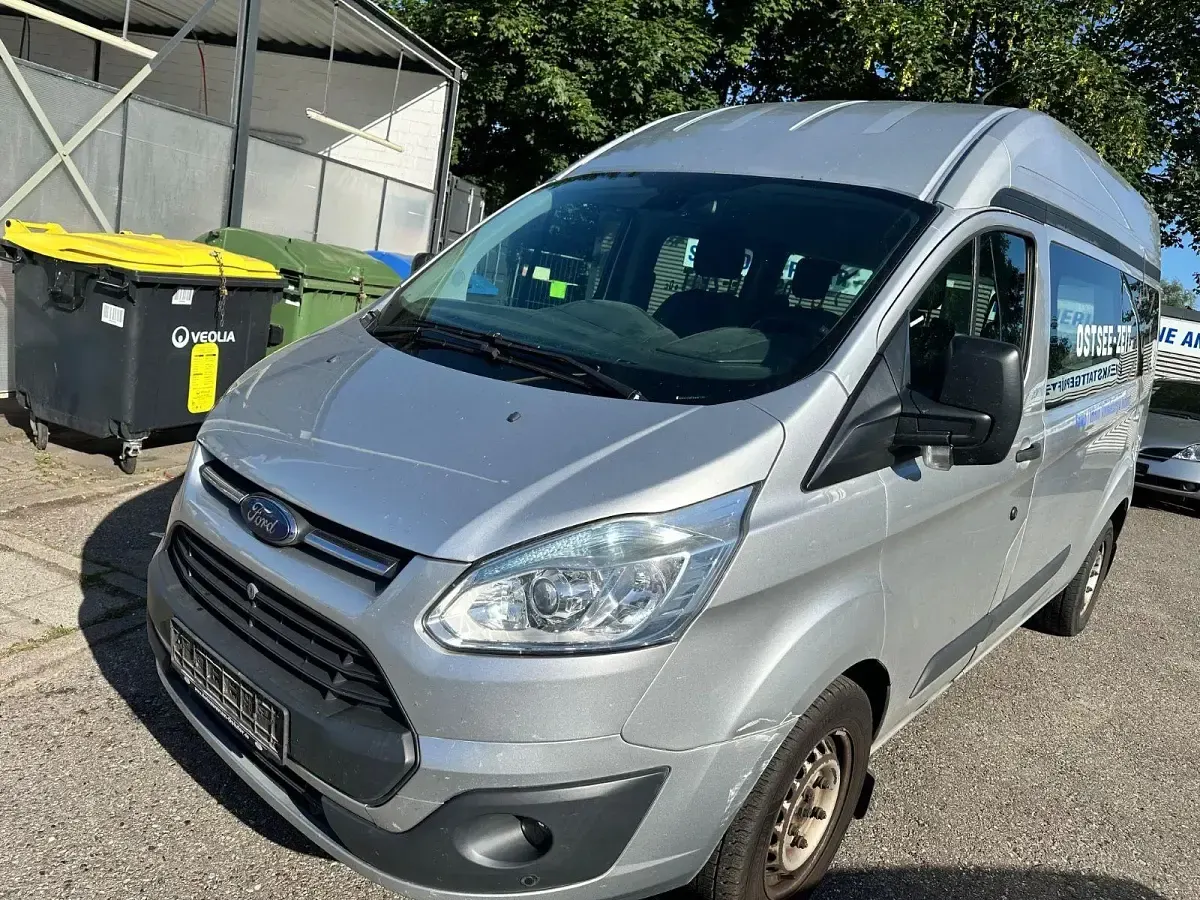 Gebraucht Ford Transit Trend 125 PS (91 kW) 2016 Silber Kombi