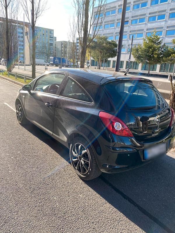 Gebraucht Opel Corsa 90 PS (66 kW) 2010 Schwarz Kleinwagen