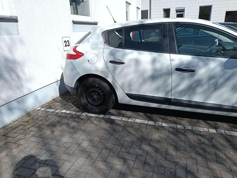 Second-hand Renault Mégane Expression 101 CP (74 kW) 2013 Alb Berlinǎ