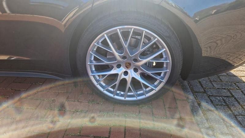 Second-hand Porsche Panamera 330 CP (242 kW) 2017 Negru Berlinǎ