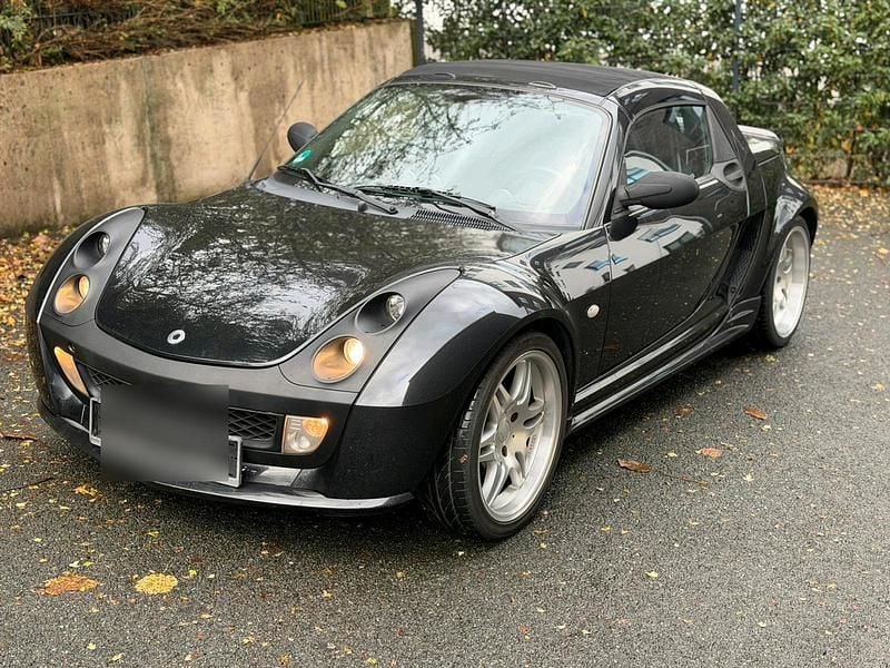 Schwarz Gebraucht 2004 Smart Roadster Brabus Cabrio | 6.999 € (Fairer Preis) - Bild 1/4