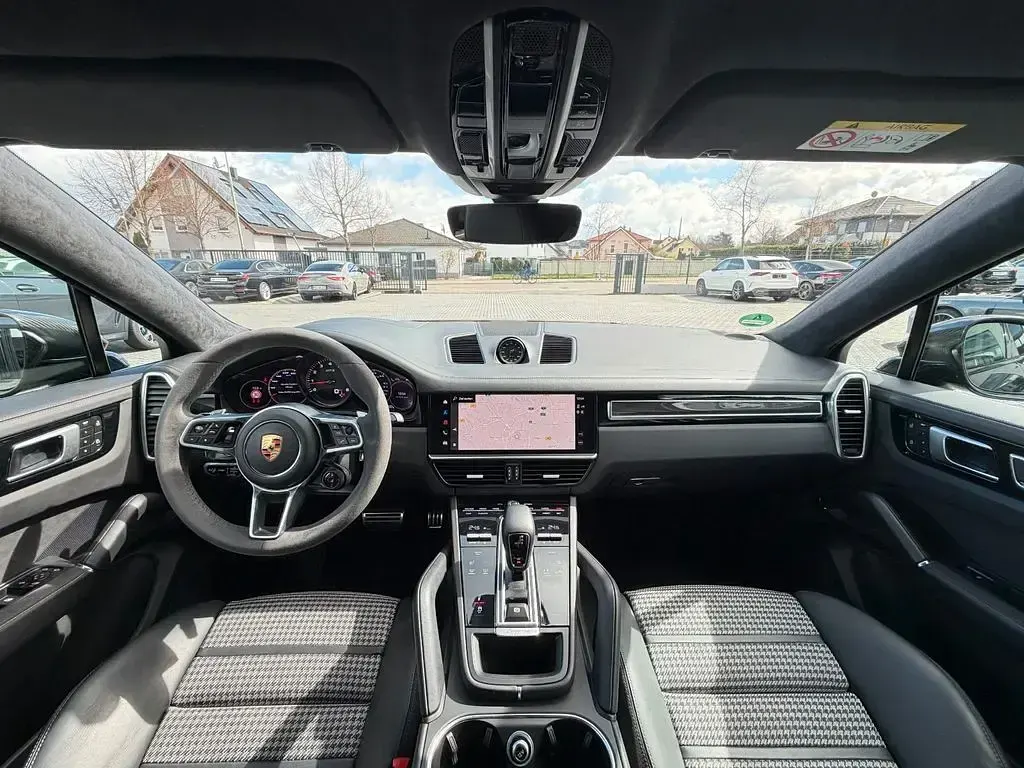 Gebraucht Porsche Cayenne Coupe GTS 460 PS (338 kW) 2023 Tiefschwarz SUV