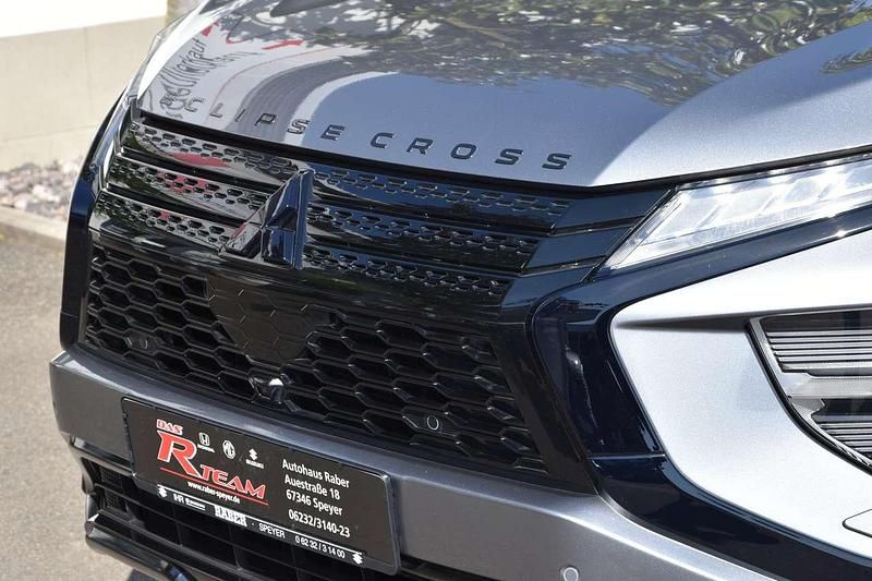 Gebraucht Mitsubishi Eclipse Cross Plus 137 PS (100 kW) 2024 Platinumgrau (m) SUV
