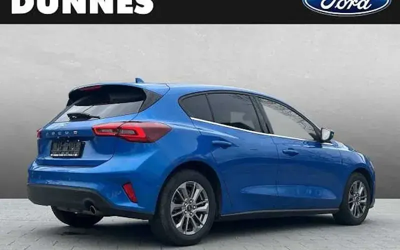 Gebraucht Ford Focus Titanium 125 PS (91 kW) 2023 Blau Limousine