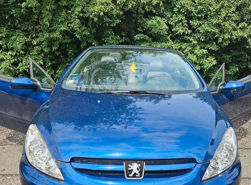 Blau Gebraucht 2004 Peugeot 307 CC Cabrio | 1.500 € (Guter Preis) - Bild 1/4