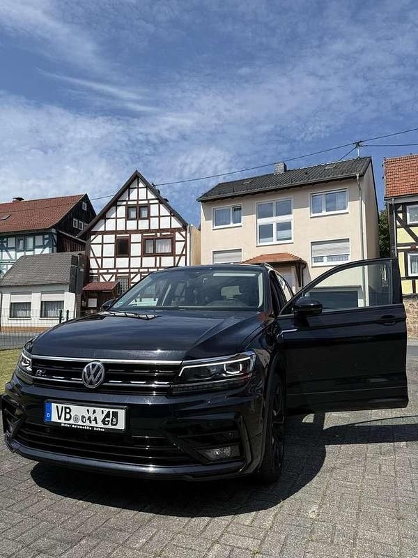 Schwarz Gebraucht 2021 VW Tiguan Allspace R-line SUV | 33.500 € (Guter Preis) - Bild 1/4