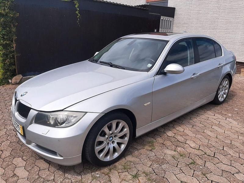 Silber Gebraucht 2007 BMW 330 Limousine | 5.700 € (Guter Preis) - Bild 1/4