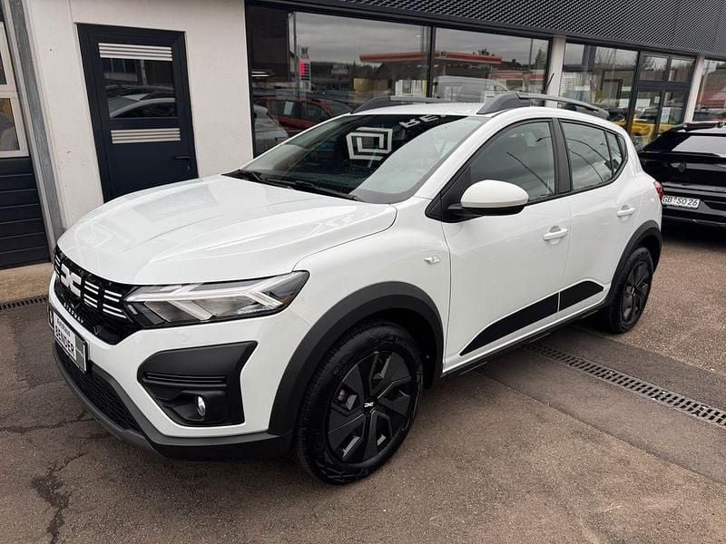 Arktis weiß Gebraucht 2025 Dacia Sandero Expression Limousine | 16.750 € (Guter Preis) - Bild 1/4