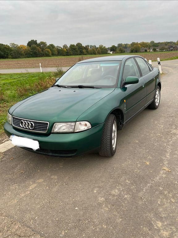 Grün Gebraucht 1997 Audi A4 Limousine | 999 € (Guter Preis) - Bild 1/4