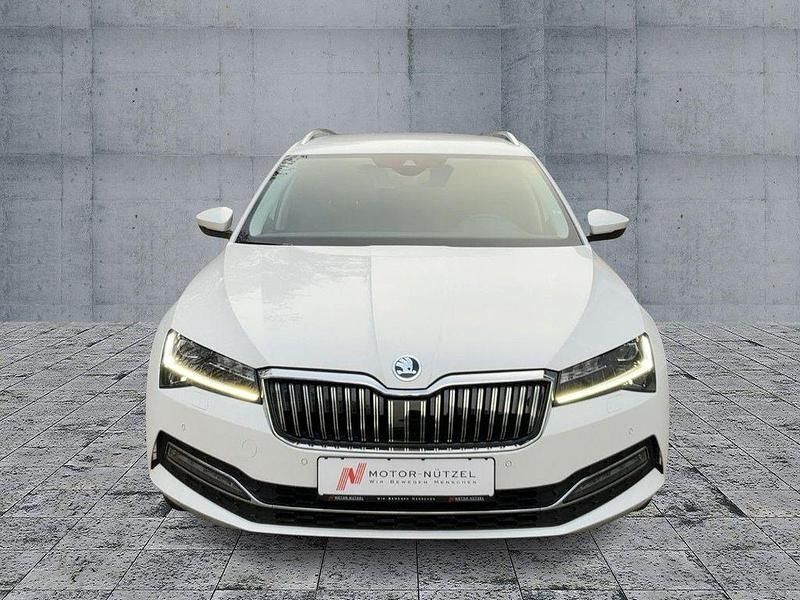 Gebraucht Skoda Superb Style 150 PS (110 kW) 2021 Candyweiss Kombi