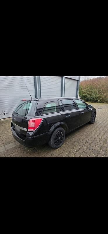 Gebraucht Opel Astra 85 PS (62 kW) 2009 Schwarz Kombi