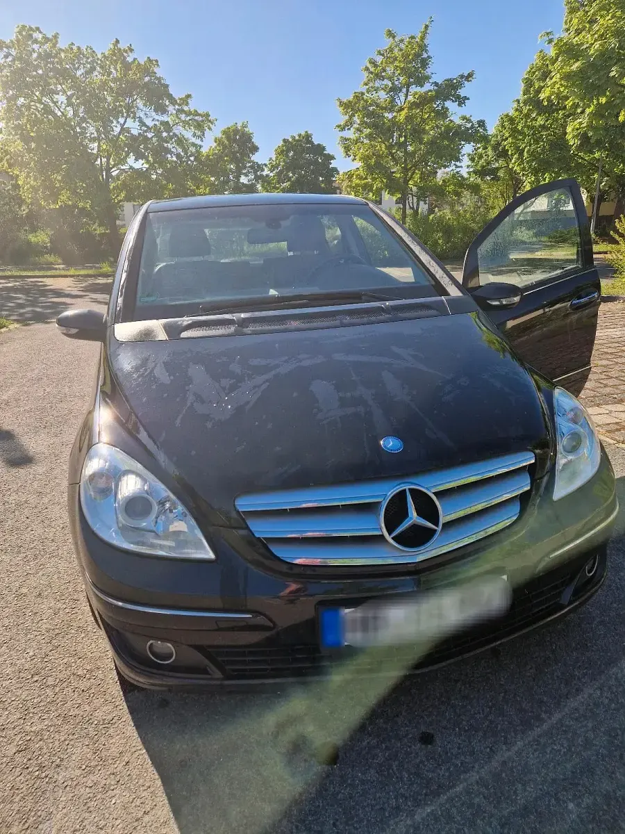 Second-hand Mercedes B200 140 CP (102 kW) 2007 Negru Monovolum