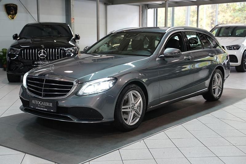 Gebraucht Mercedes C220 Exclusive 194 PS (142 kW) 2019 Grau Limousine