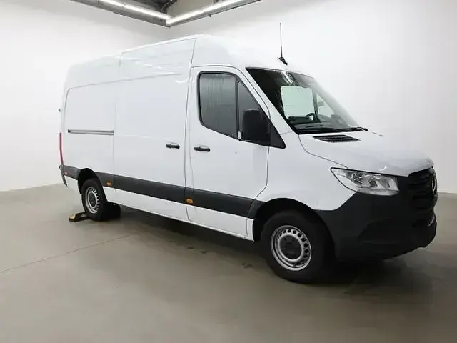 Używany Mercedes Sprinter 170 KM (125 kW) 2025 Biały Van