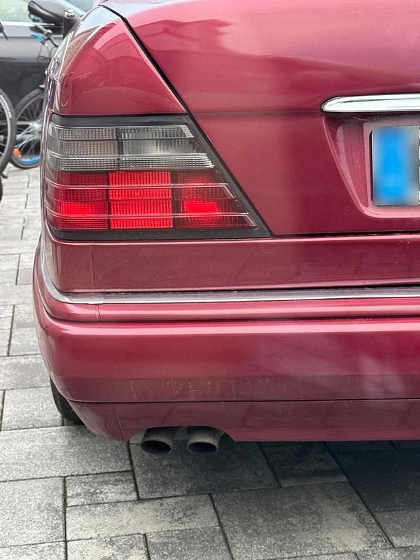 Second-hand Mercedes E320 220 CP (161 kW) 1995 Roșu Berlinǎ