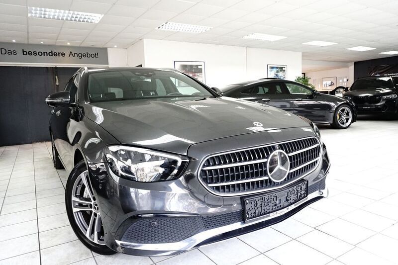 Grau Gebraucht 2022 Mercedes E400 Avantgarde Limousine | 44.950 € (Fairer Preis) - Bild 1/4