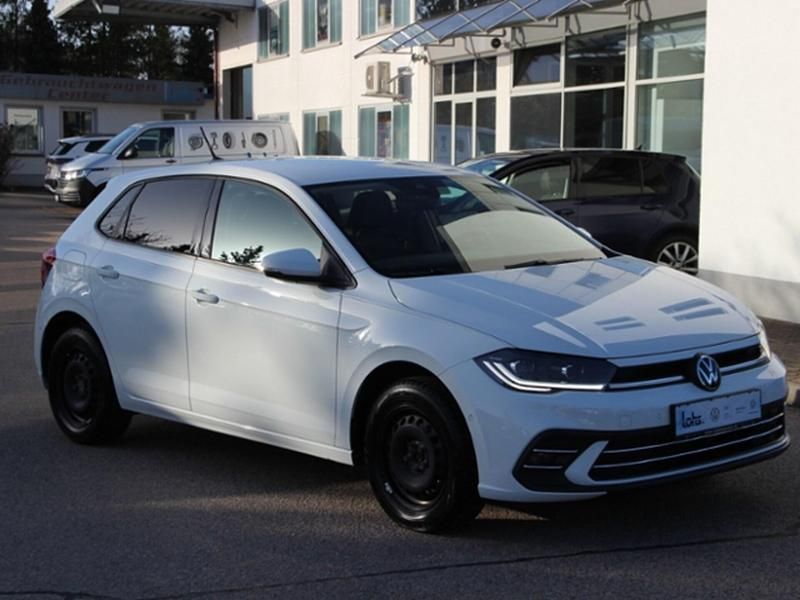 Gebraucht VW Polo Style 95 PS (69 kW) 2023 Pure white Kleinwagen