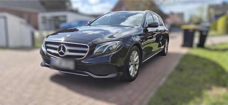 Gebraucht Mercedes E220 194 PS (142 kW) 2016 Schwarz Kombi