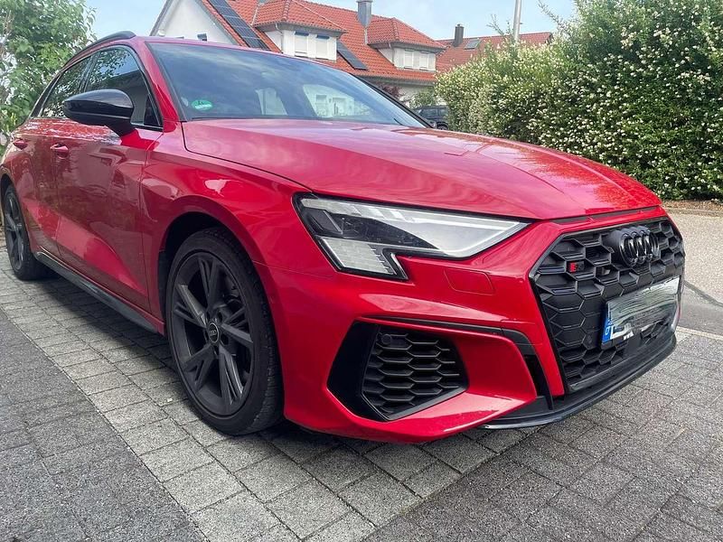 Rot Gebraucht 2022 Audi S3 Kombi | 33.800 € (Superpreis) - Bild 1/4