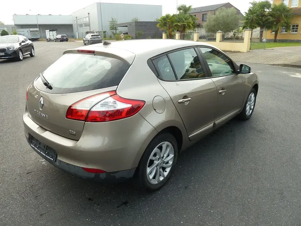 Gebraucht Renault Mégane III Initiale Paris 132 PS (97 kW) 2013 Gold Limousine