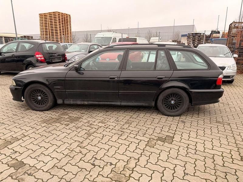 Gebraucht BMW 520 Sport Line 170 PS (125 kW) 2002 Schwarz Kombi