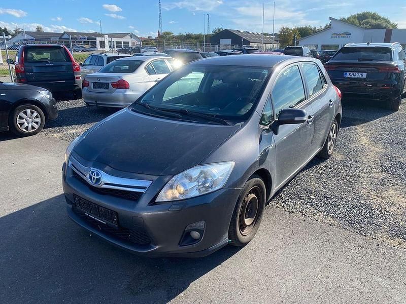 Grau Gebraucht 2012 Toyota Auris Hybrid Limousine | 4.500 € - Bild 1/4