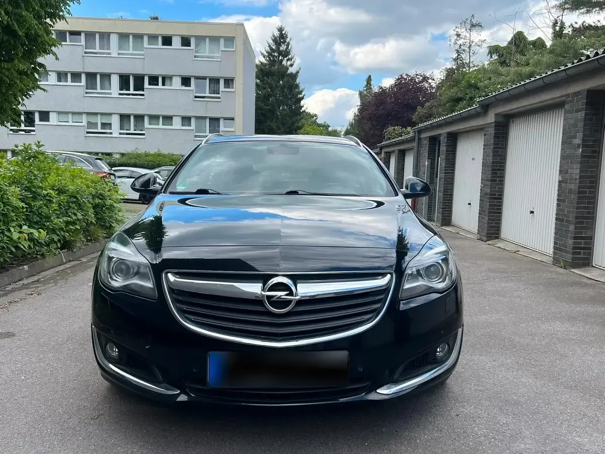 Gebraucht Opel Insignia 140 PS (102 kW) 2016 Schwarz Kombi