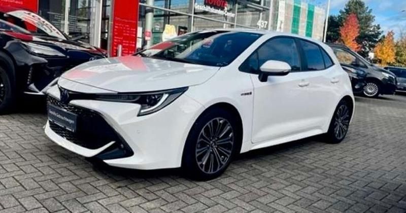 Weiß Gebraucht 2019 Toyota Corolla Club Limousine | 18.500 € (Fairer Preis) - Bild 1/4