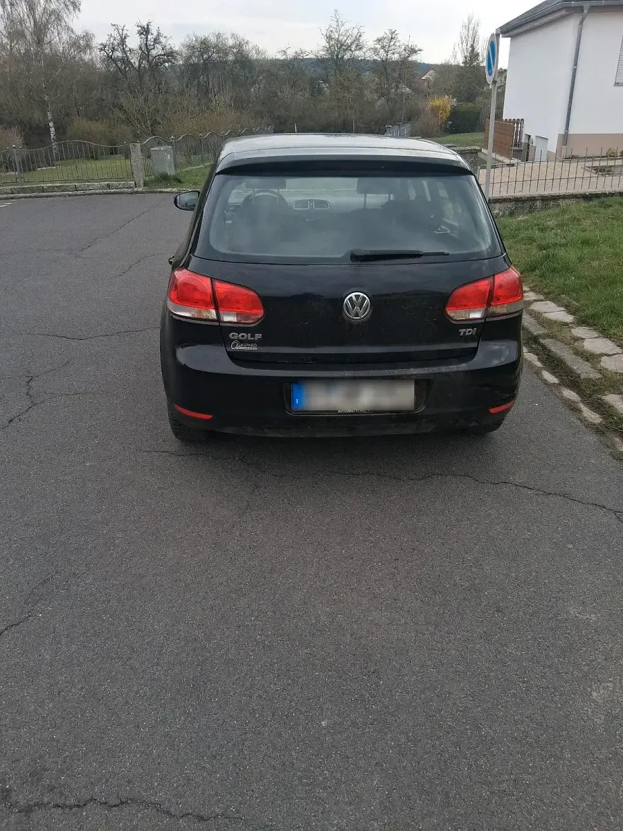 Gebraucht VW Golf VI 82 PS (60 kW) 2009 Schwarz Kleinwagen