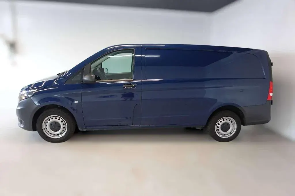 Gebraucht Mercedes Vito 136 PS (100 kW) 2021 Navyblau Van