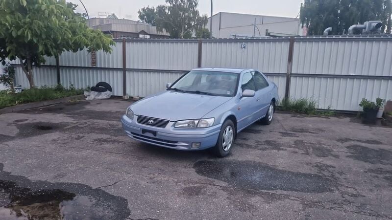 Gebraucht 2001 Toyota Camry Limousine | 3.500 € (Teuer) - Bild 1/4