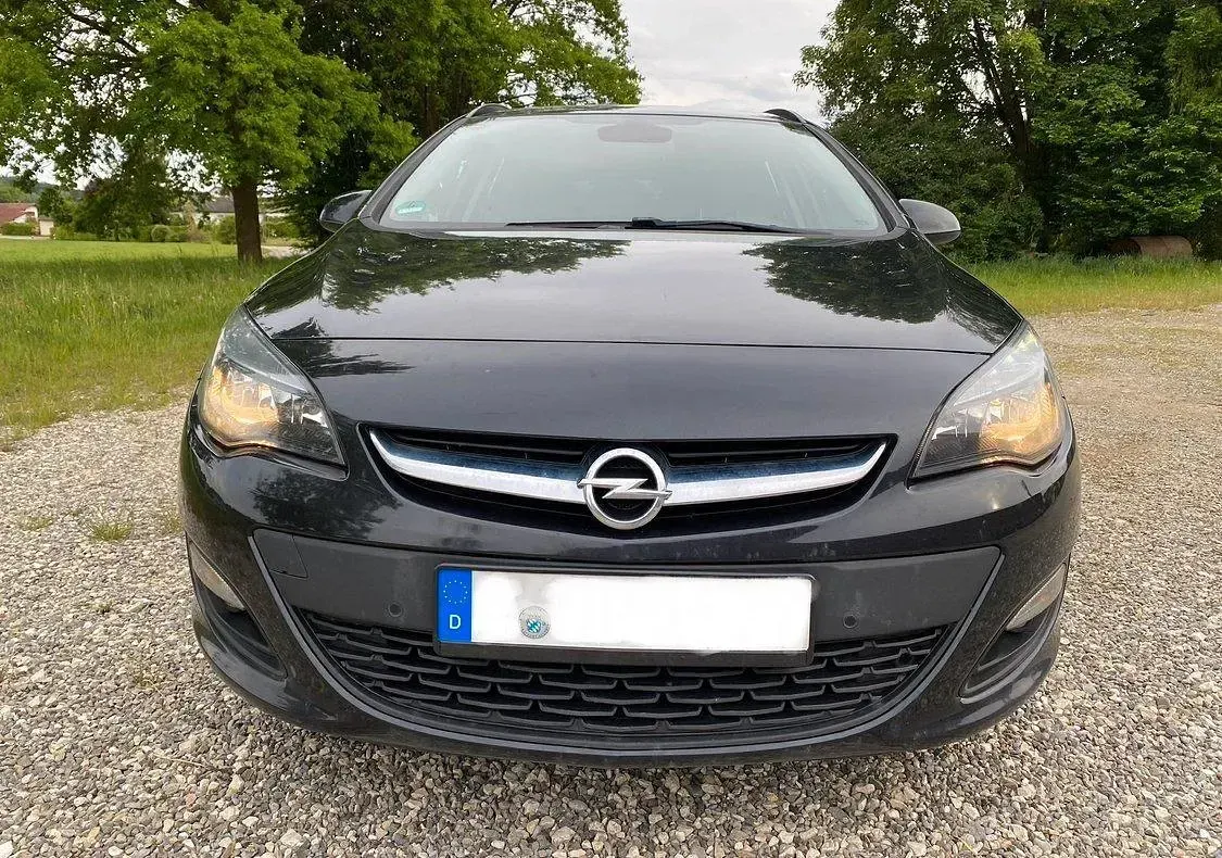 Gebraucht Opel Astra 136 PS (100 kW) 2015 Schwarz Kombi